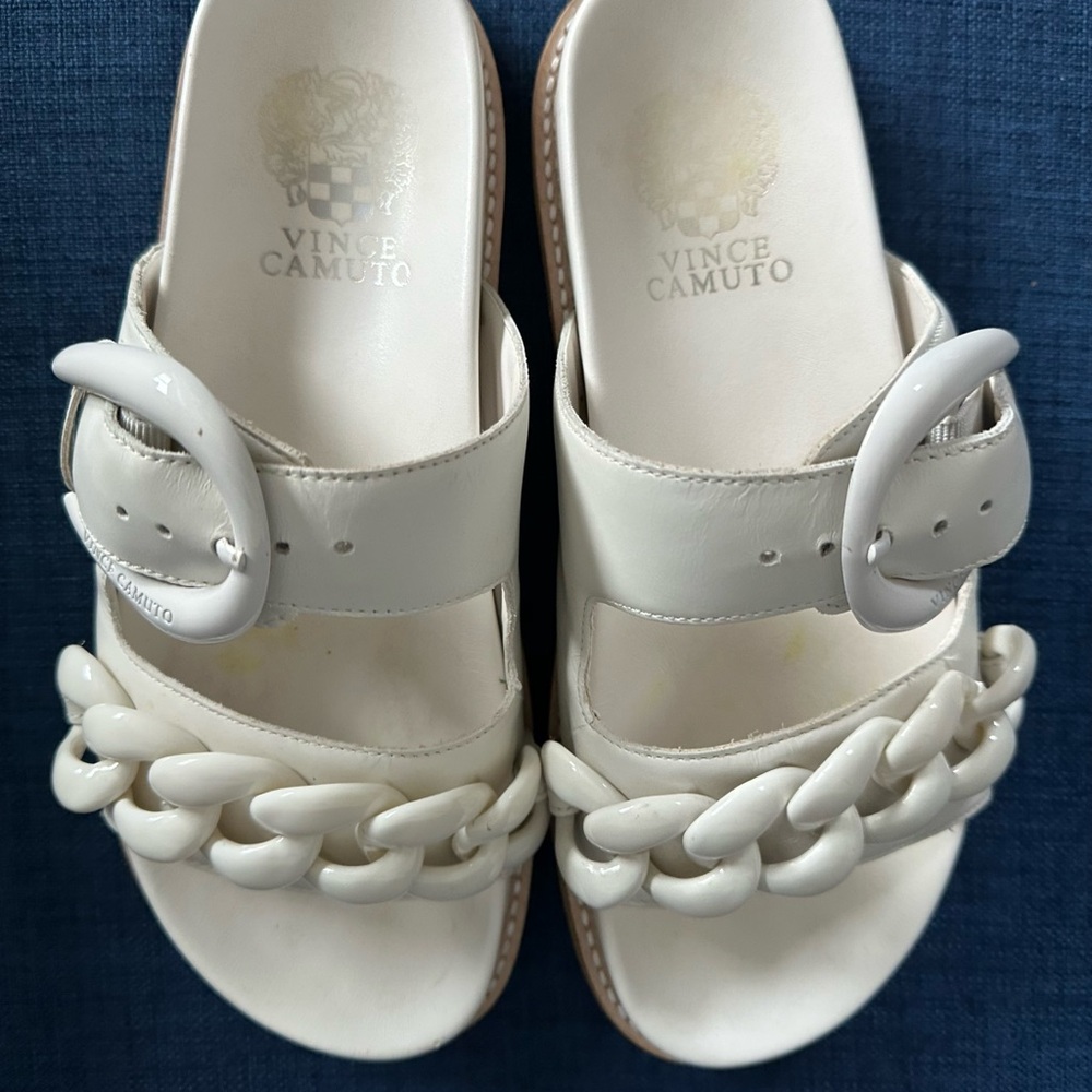 Vince Camuto Cream Sandals 8 Medium.